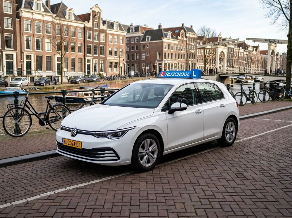 Volkswagen Golf 8 1.5 TSI Lesauto Rijschool Voorbeeld
